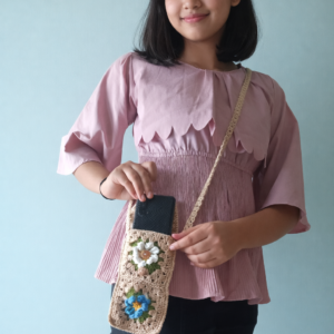 Crochet Mobile Holder With Strap